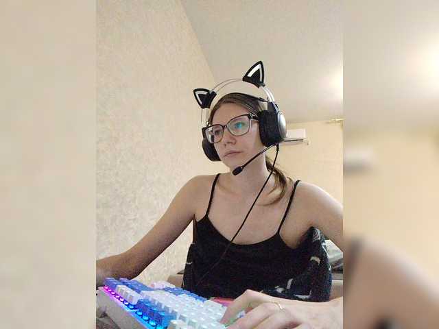 KittyMiracle live webcam show