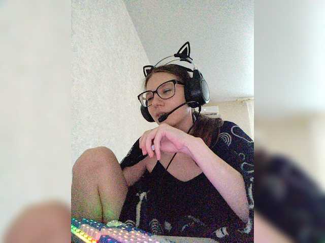 KittyMiracle live cam on BongaCams