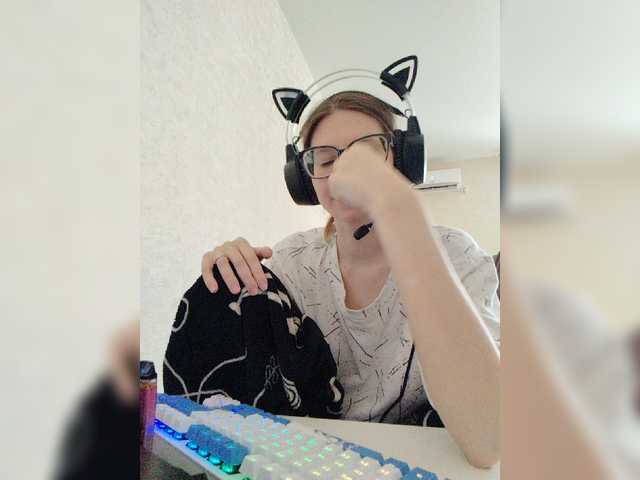 KittyMiracle live cam on BongaCams