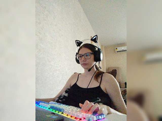 KittyMiracle live cam on BongaCams