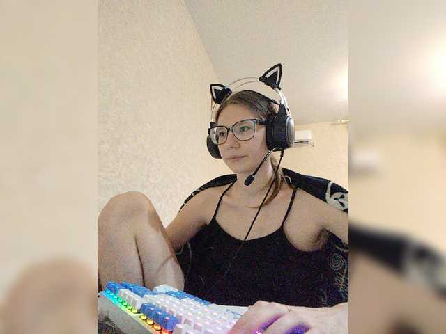 KittyMiracle live webcam show