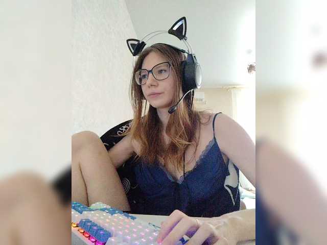 KittyMiracle live cam on BongaCams