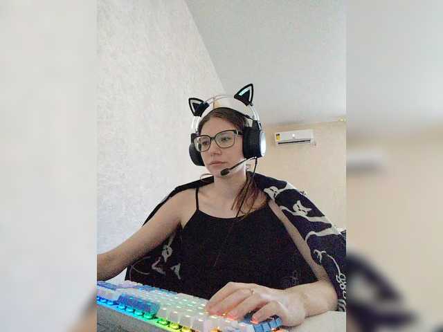 KittyMiracle live cam on BongaCams