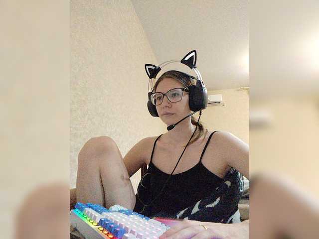 KittyMiracle live webcam show