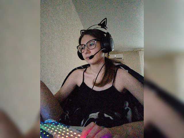 KittyMiracle live cam on BongaCams