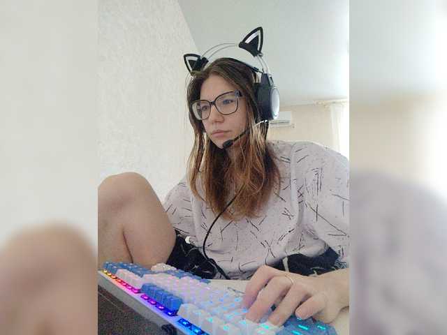 KittyMiracle live cam on BongaCams