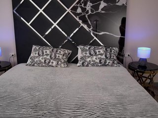 CyrenaLuxe Porn Show
