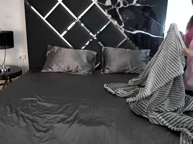 CyrenaLuxe live cam on BongaCams