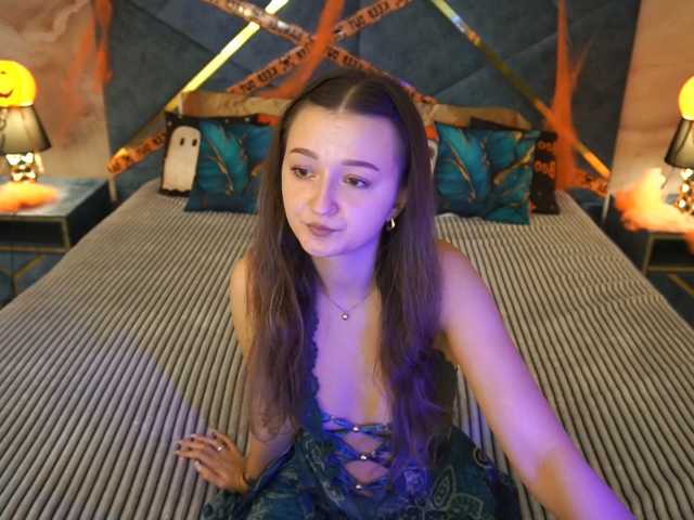 CyrenaLuxe live cam on BongaCams