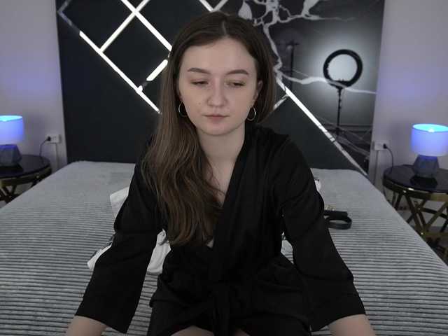 CyrenaLuxe live cam on BongaCams
