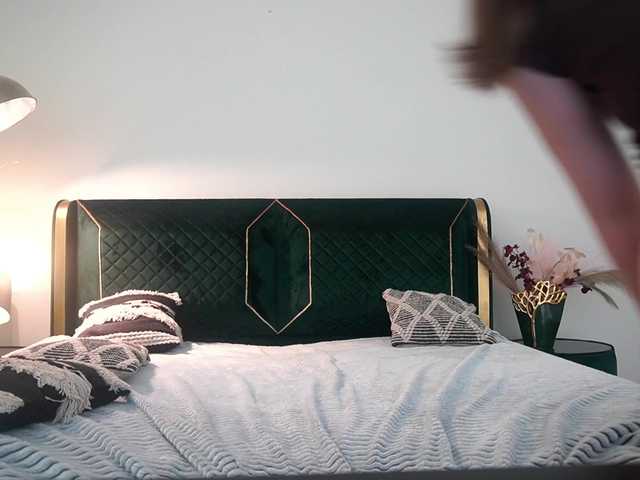 CyrenaLuxe live cam on BongaCams