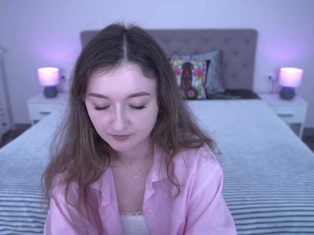 CyrenaLuxe live cam on BongaCams
