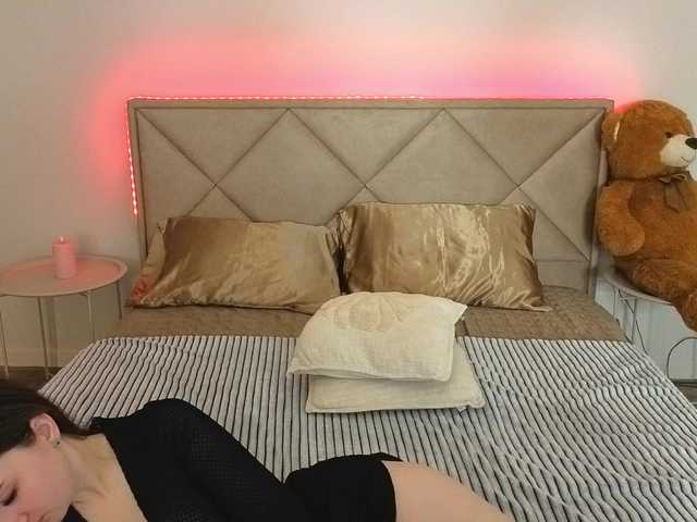 CyrenaLuxe's BongaCams show and profile