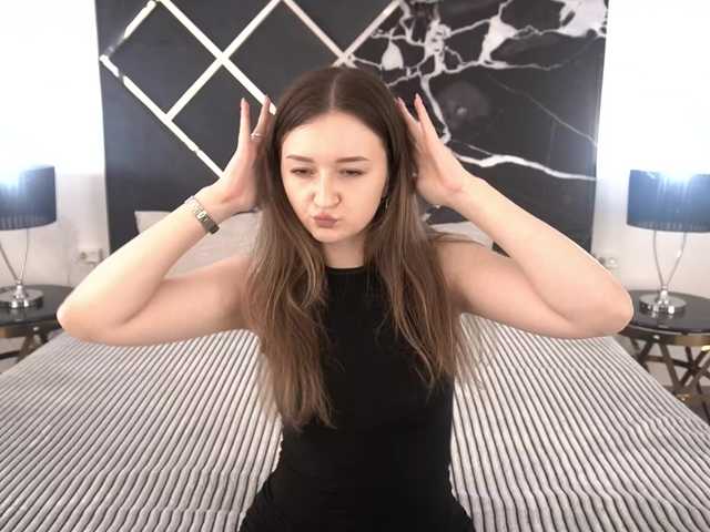 CyrenaLuxe live cam on BongaCams