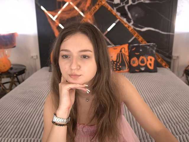 CyrenaLuxe live cam on BongaCams