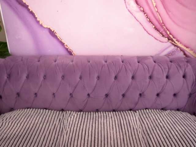 CyrenaLuxe live cam on BongaCams