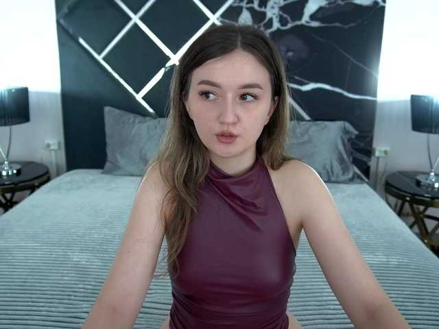CyrenaLuxe, 20 y/o - Live Cam on BongaCams