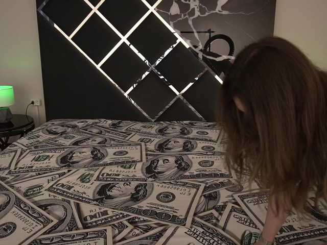 CyrenaLuxe live cam on BongaCams