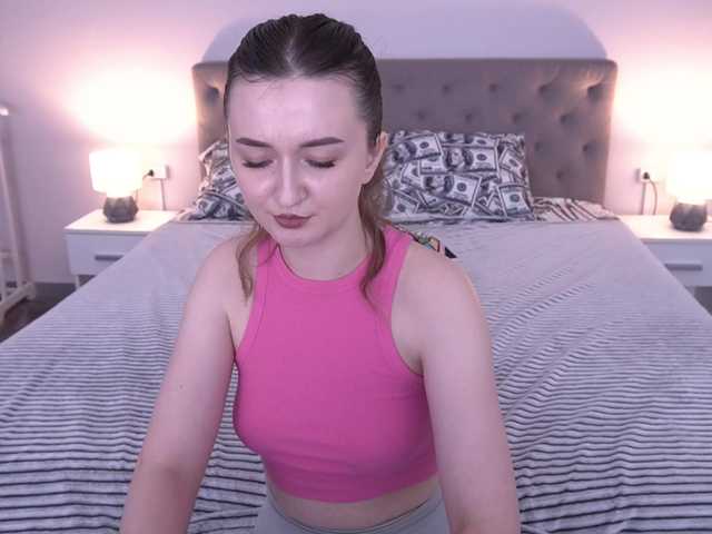 CyrenaLuxe live cam on BongaCams