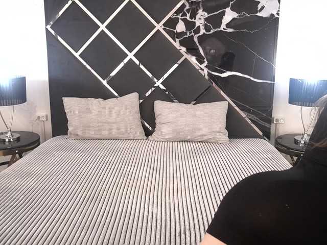 CyrenaLuxe live cam on BongaCams