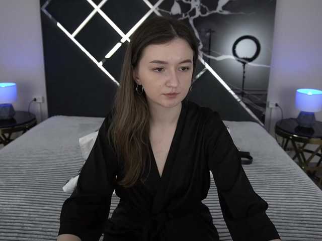 CyrenaLuxe live cam on BongaCams