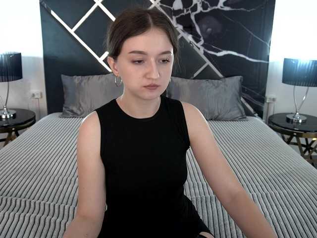CyrenaLuxe live cam on BongaCams