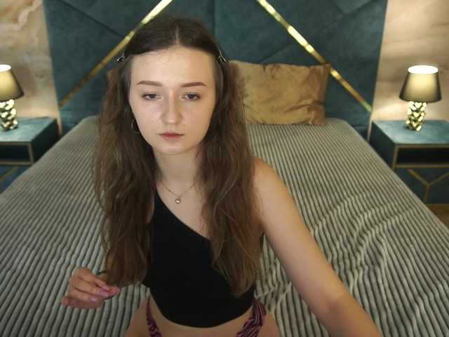 CyrenaLuxe live cam on BongaCams
