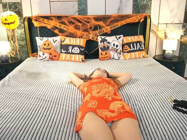 CyrenaLuxe live cam on BongaCams