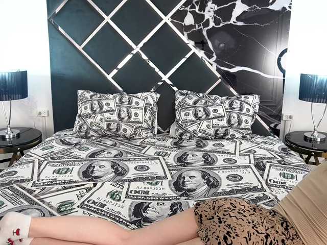 CyrenaLuxe live cam on BongaCams