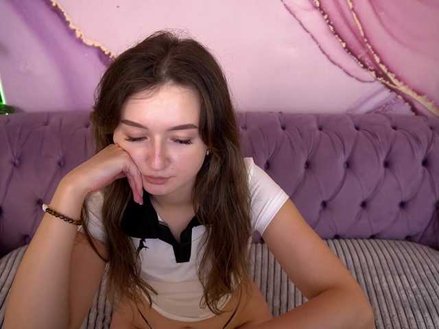 CyrenaLuxe live webcam show