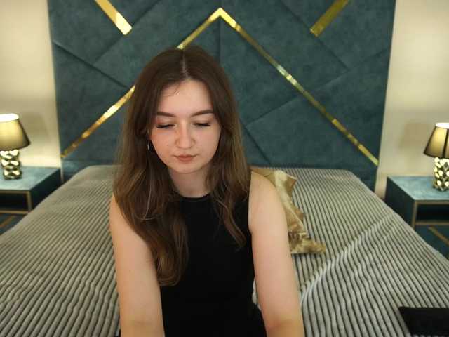 CyrenaLuxe live cam on BongaCams