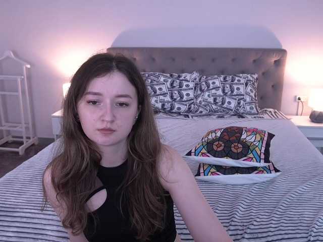 CyrenaLuxe live cam on BongaCams