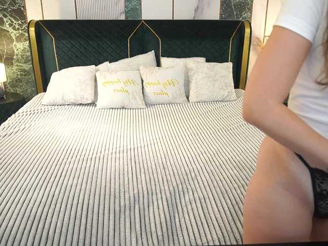 CyrenaLuxe live cam