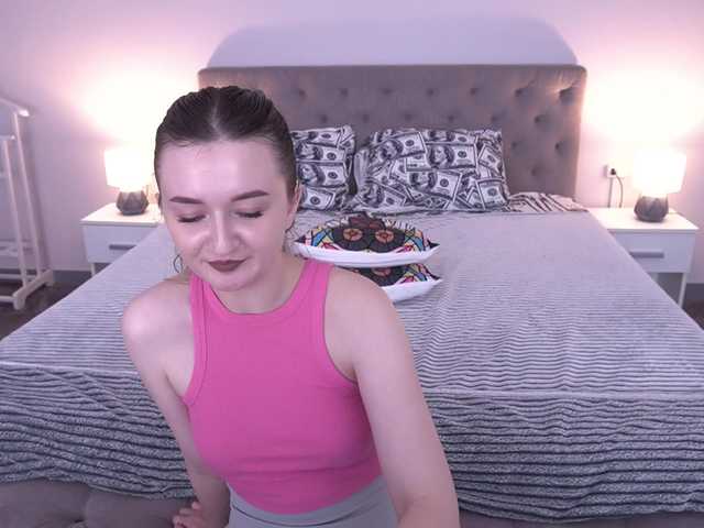 CyrenaLuxe live cam on BongaCams