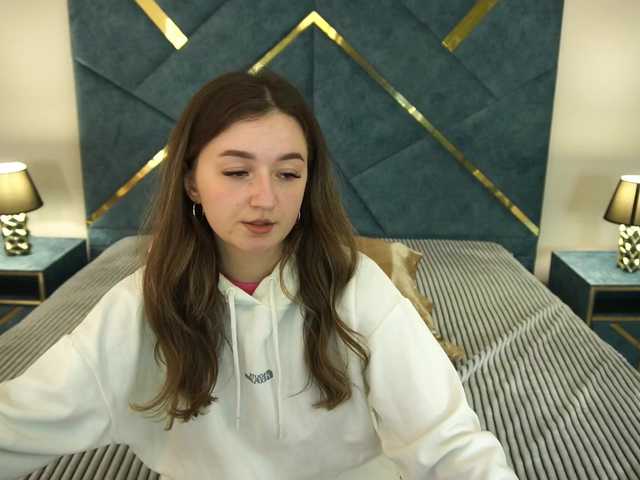 CyrenaLuxe live cam on BongaCams