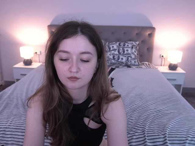 CyrenaLuxe live cam on BongaCams
