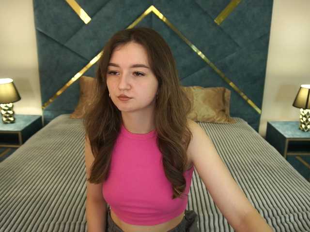 CyrenaLuxe live cam on BongaCams