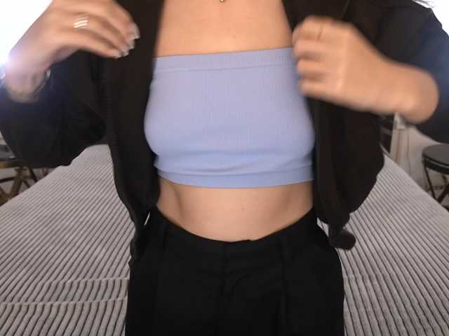 CyrenaLuxe live cam on BongaCams