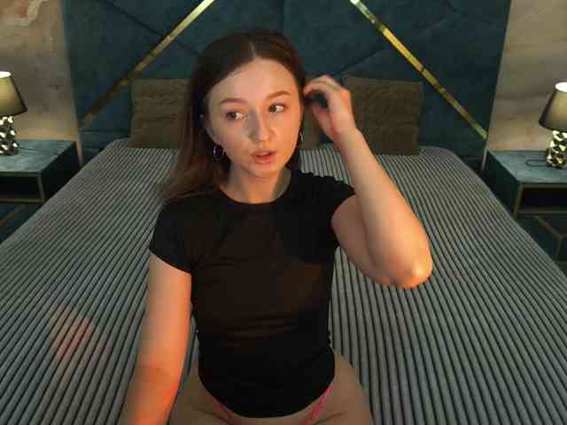 CyrenaLuxe webcam
