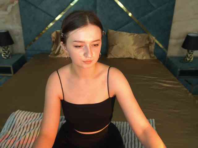 CyrenaLuxe Live Webcam on BongaCams