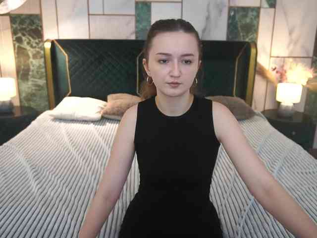CyrenaLuxe webcam