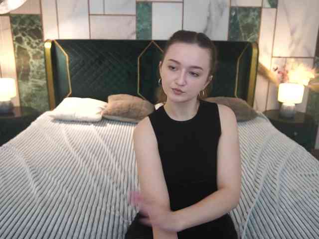 CyrenaLuxe webcam