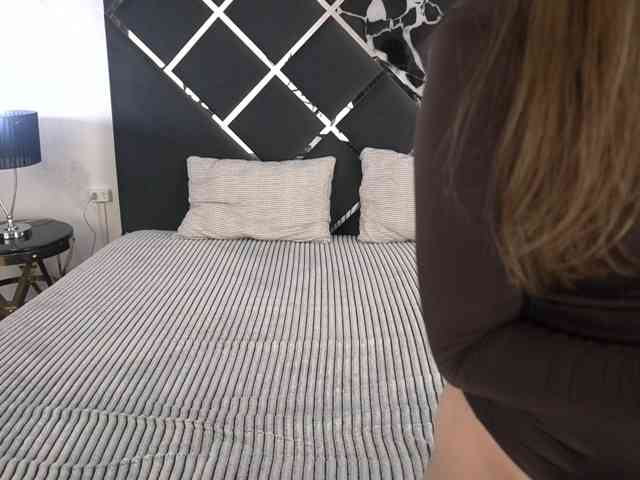 CyrenaLuxe's webcam live show
