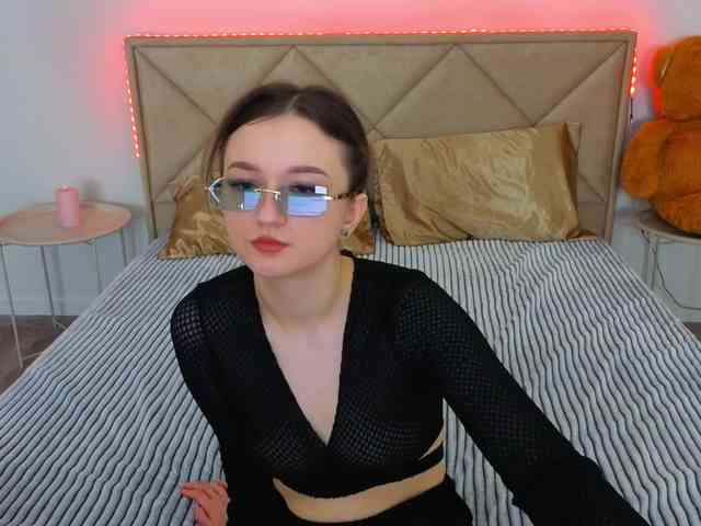 CyrenaLuxe webcam