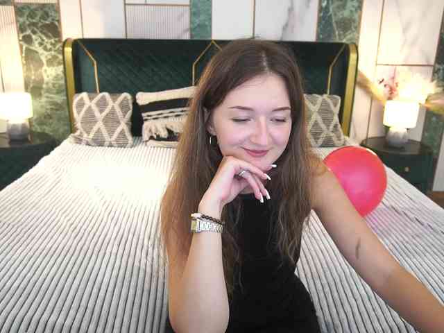 CyrenaLuxe webcam