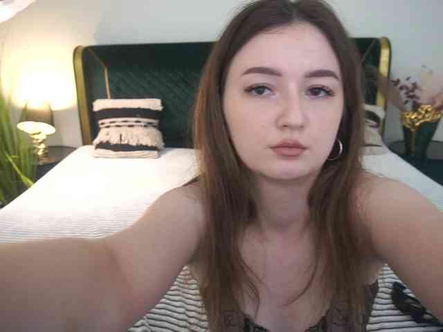 CyrenaLuxe Sex Cam Show