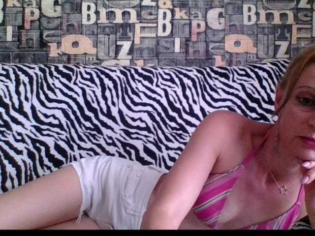 MyaMa live webcam show