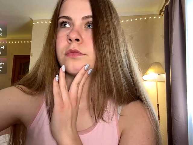 le modèle JanessaArdry est en webcam porno dans un show sur le site bongacams, il possède les tags suivants: White/Caucasian,Blonde,Shaved