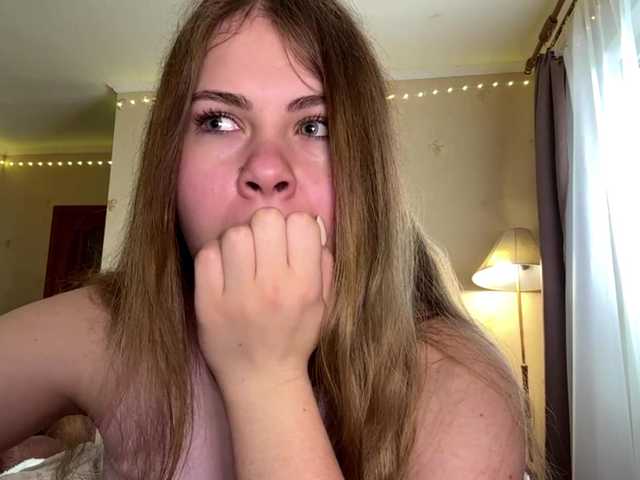 le modèle JanessaArdry est en webcam porno dans un show sur le site bongacams, il possède les tags suivants: White/Caucasian,Blonde,Shaved