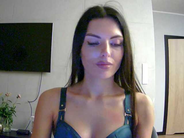 Addisonadore live cam on BongaCams